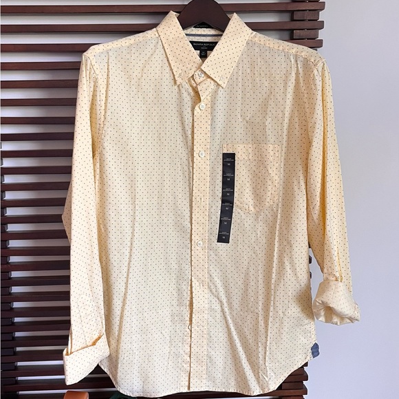 Banana Republic Yellow Patterned Oxford Dress Shirt in Medium - Picture 2 of 3